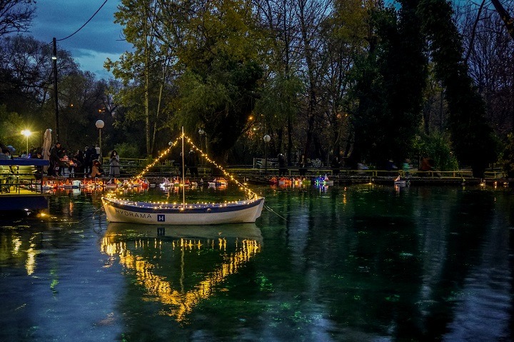 Τα καραβάκια των ευχών στην λίμνη της Αγίας Βαρβάρας στη Δράμα